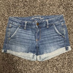 American Eagle Outfitters Jean shorts size 6 medium wash stretch denim AE shorts